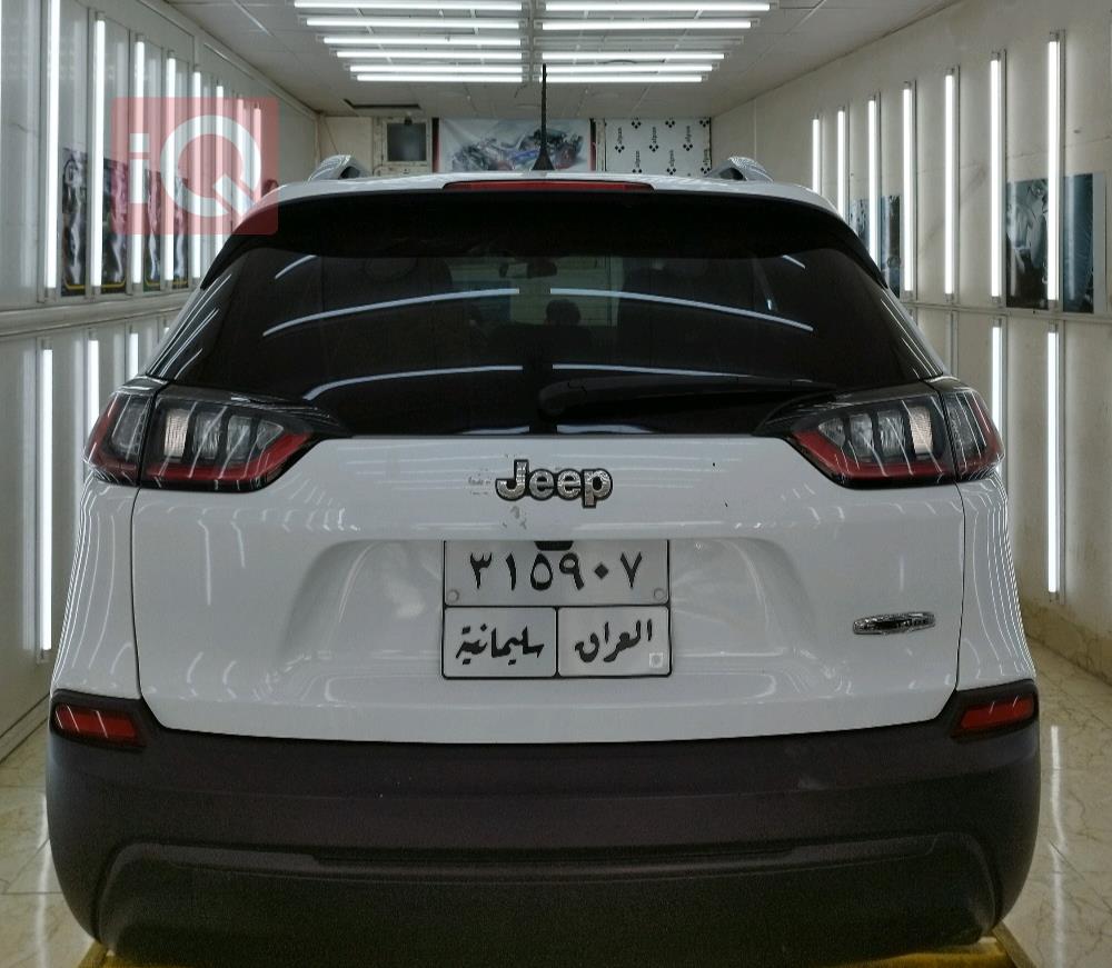 جیپ شیرۆکی